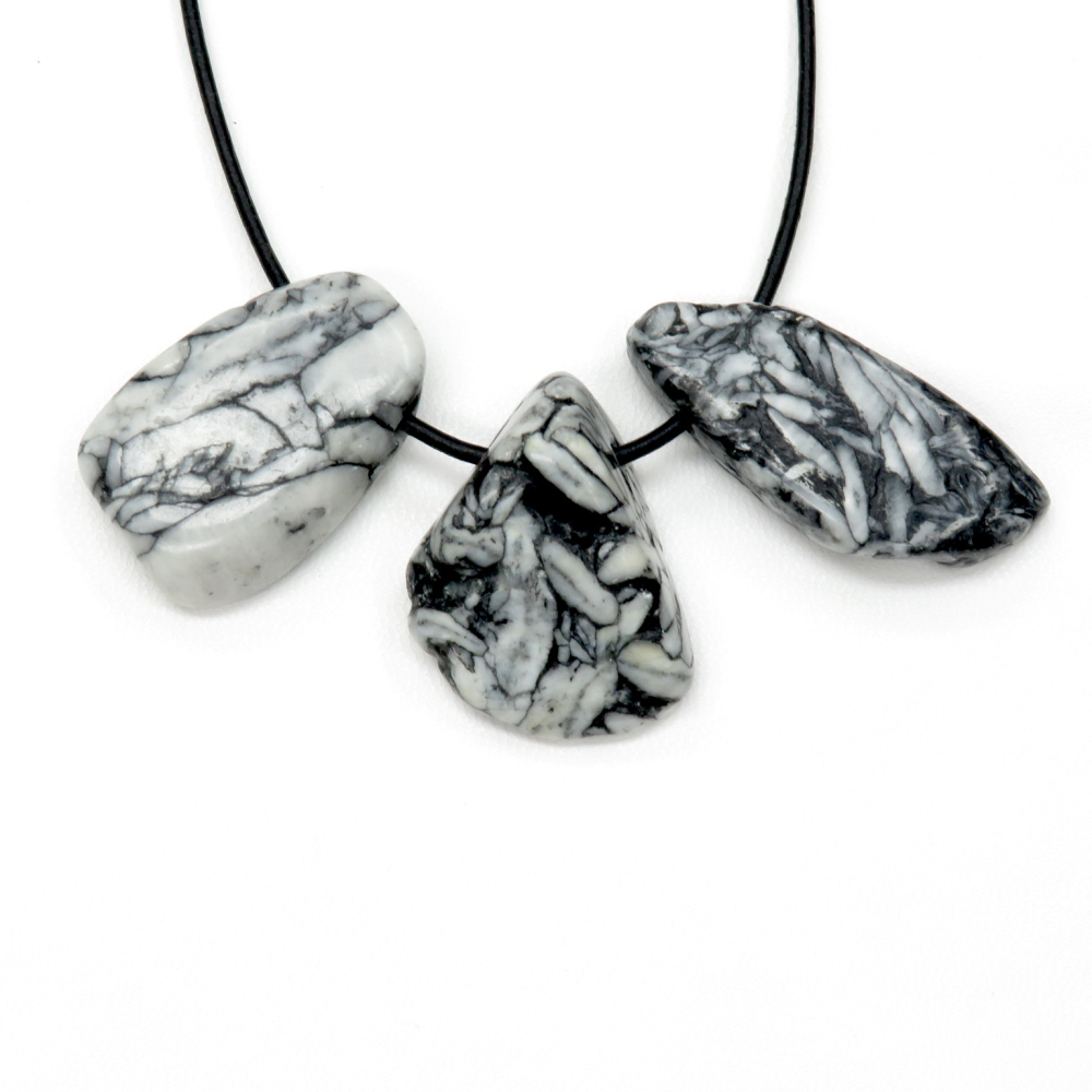 Pinolith gebohrt